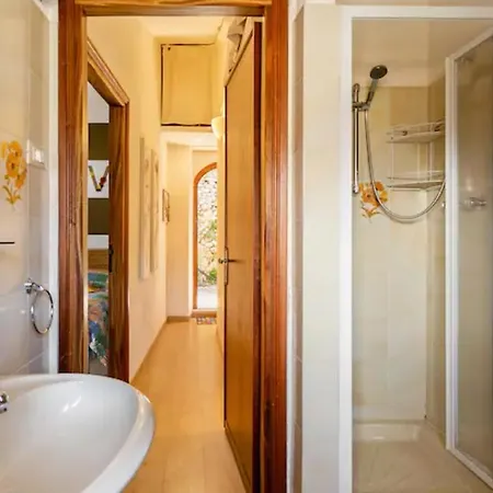 Stanza Con Terrazzo Vista - Lakeholiday Guest house
